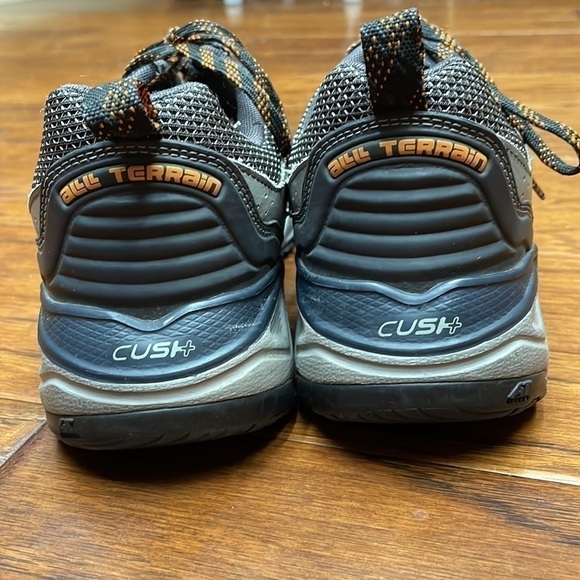 New Balance sneakers - Picture 4 of 9